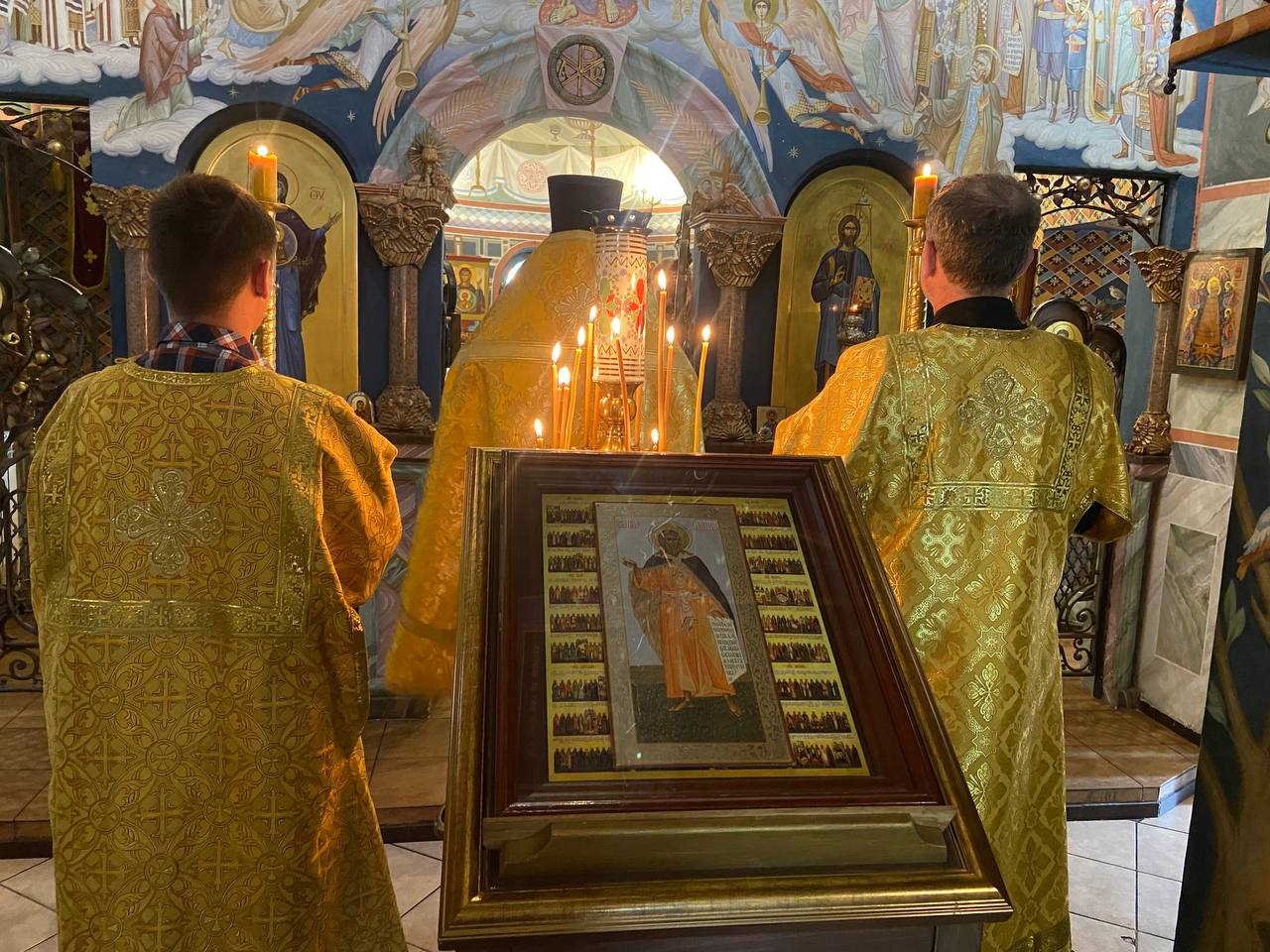 Литургия в Знаменской церкви